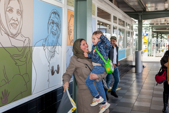 Portretten van sociaal actieve buurtbewoners op station Muiderpoort